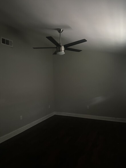 Building Photo - 13822 Chalmette Ave