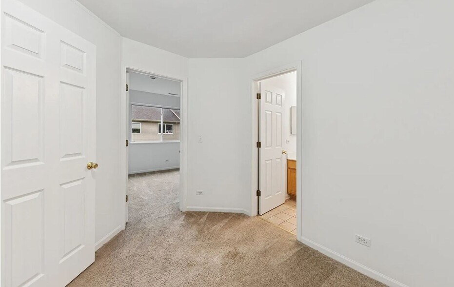 Building Photo - 376 N Patriot Dr