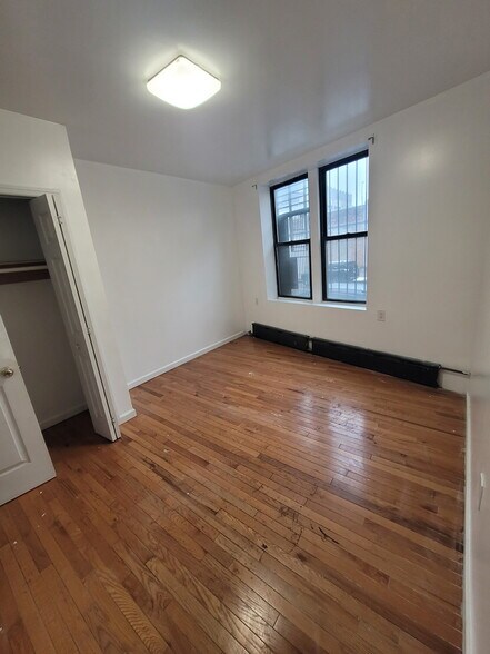 Building Photo - 2126 Newtown Ave