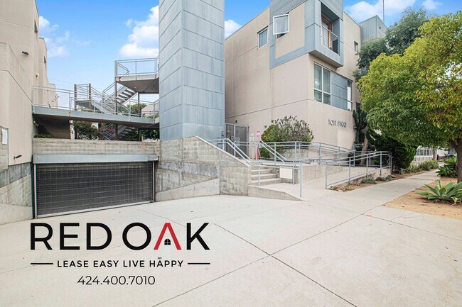 Building Photo - 1011 Pico Blvd