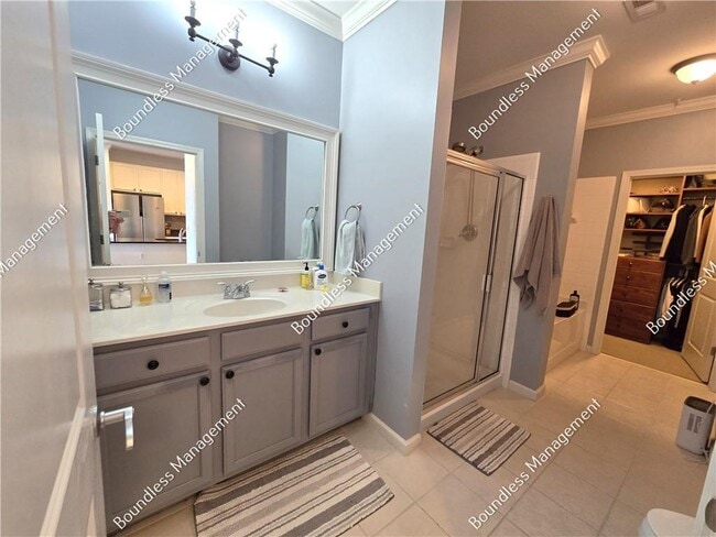 Building Photo - 3040 Peachtree Rd NW