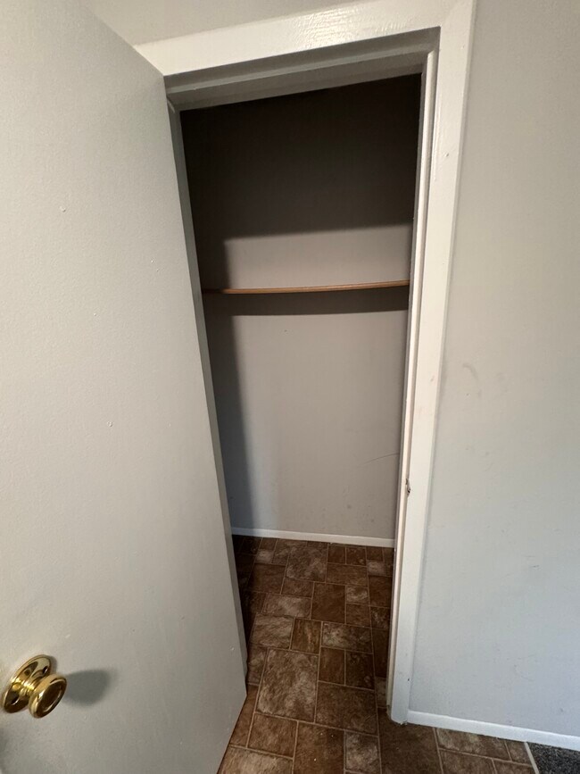 Building Photo - 514 S Pine St