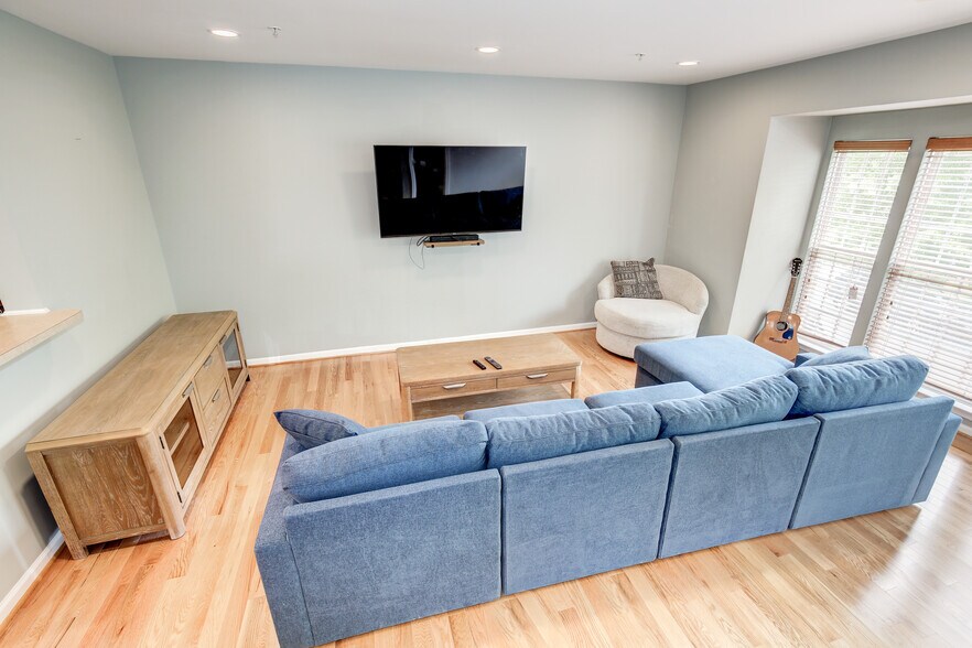 Building Photo - 4113 Windflower Way