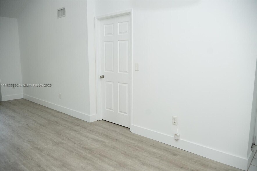 Building Photo - 2600 S University Dr