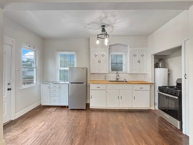 Building Photo - A Timeless Gem Awaits - Elegant Historic Home Nestled in the Heart of Los Angeles Heights Keyston...