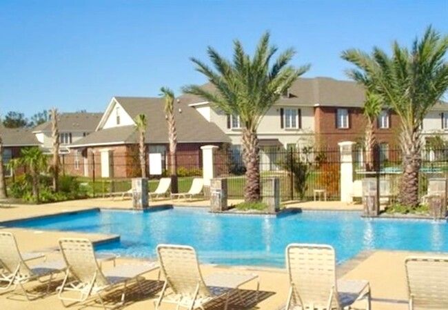 3 Bedroom Townhouse Available now in a de... - 3 Bedroom Townhouse Available now  in a de...