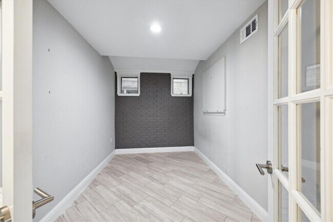 Building Photo - 12625 Memorial Dr