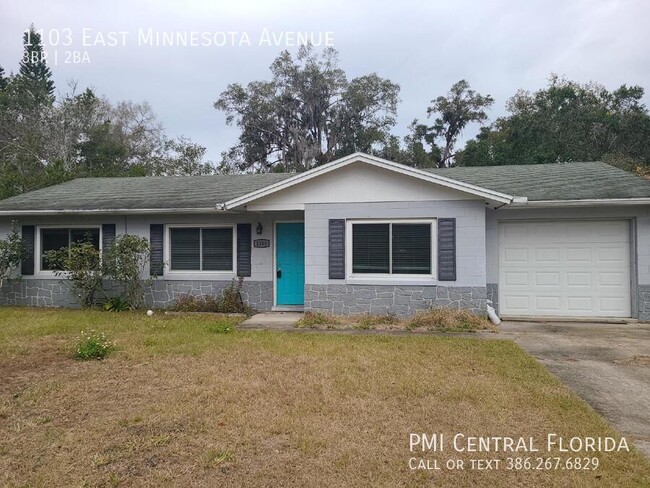 Primary Photo - Charming Deland 3 Bedroom Home Close to Do...