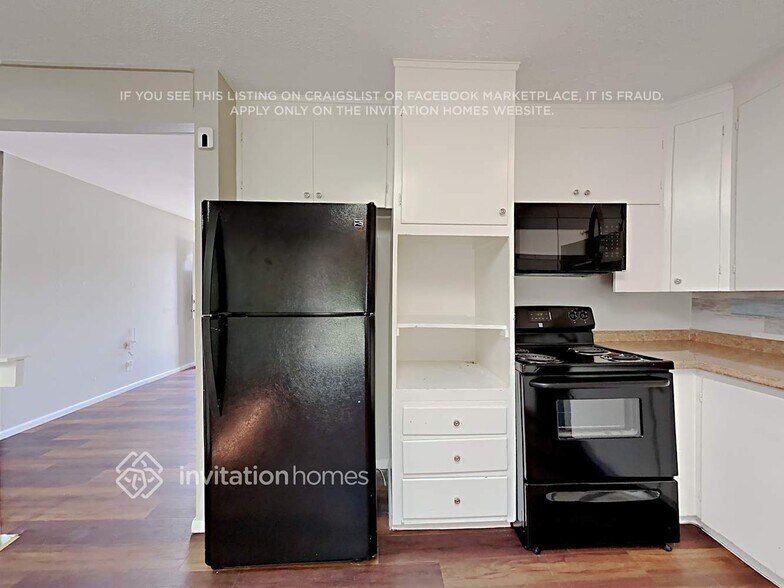 Building Photo - 8011 Stuart Pl