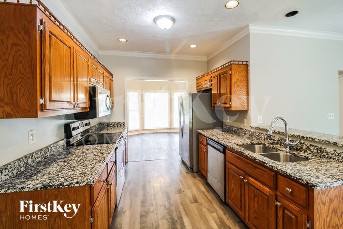 Building Photo - 35 Fair Ridge Ct