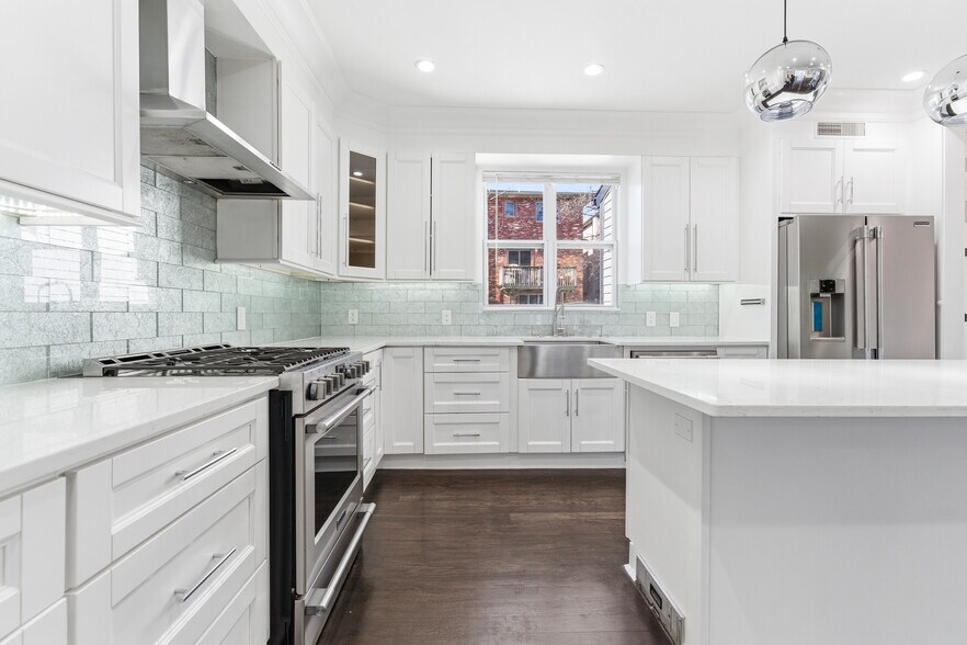 Building Photo - 54 Lawton Ave