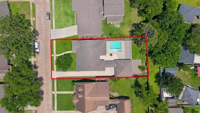 Building Photo - 1614 Droxford Dr
