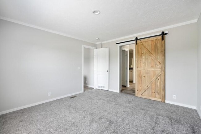 Building Photo - 534 Canter Ct