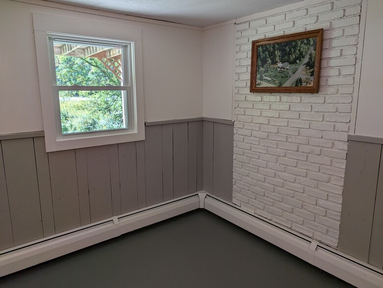 Lower floor bar & living room #2 (or bedroom #3) - 37 Sangamon Rd