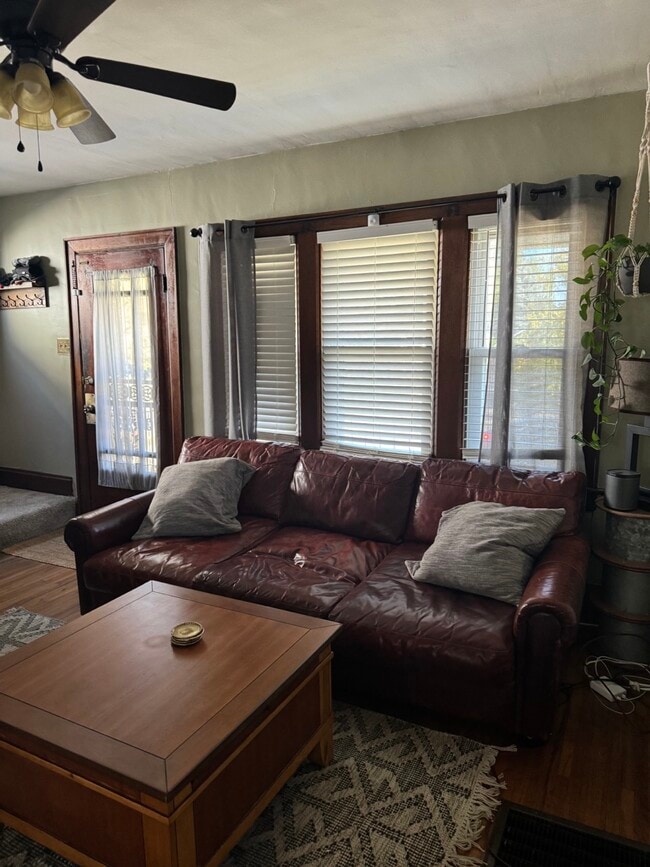 Building Photo - 265 E Markison Ave