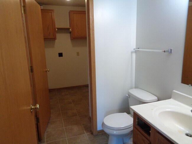 Building Photo - 5418 W Redberry Ln