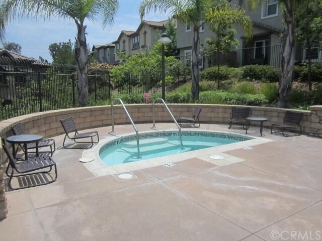 Building Photo - 425 S Meadowbrook Dr