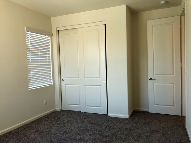 Building Photo - Long Term - Spacious 4 Bedroom Home @ Terra Lago in Indio!