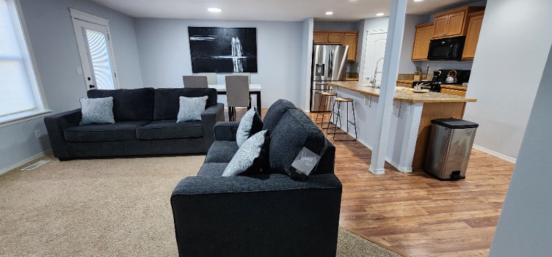 Building Photo - 1122-1122 SW Mayflower