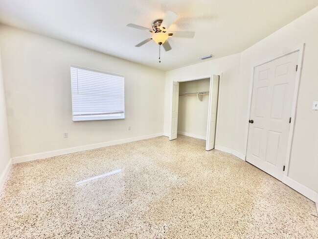 Building Photo - 3bed/2bath Home Off Treasure Island Causew...