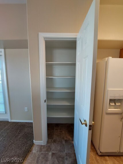 Building Photo - 3400 Cabana Dr