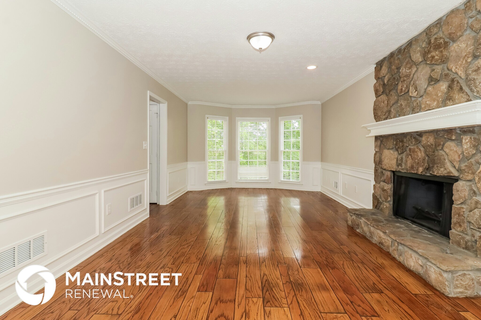 Building Photo - 1557 Isham Dr