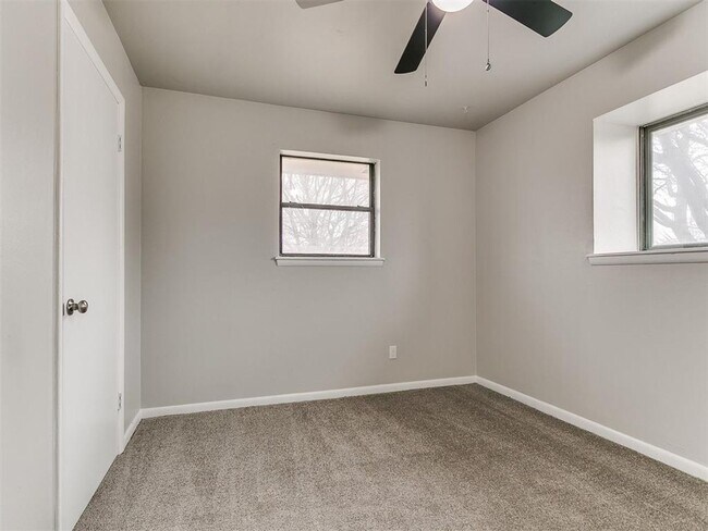 Building Photo - Super 4 Bed 1.5 Bath in the South Gate Addn in Moore, OK