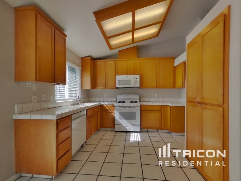 Building Photo - 5204 Firenza Way