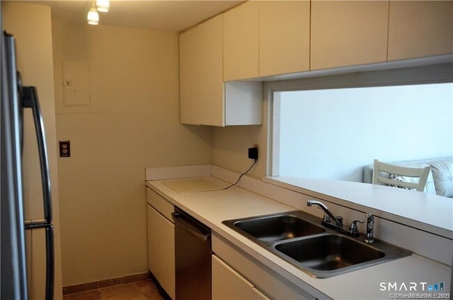 Building Photo - 127 Greyrock Pl