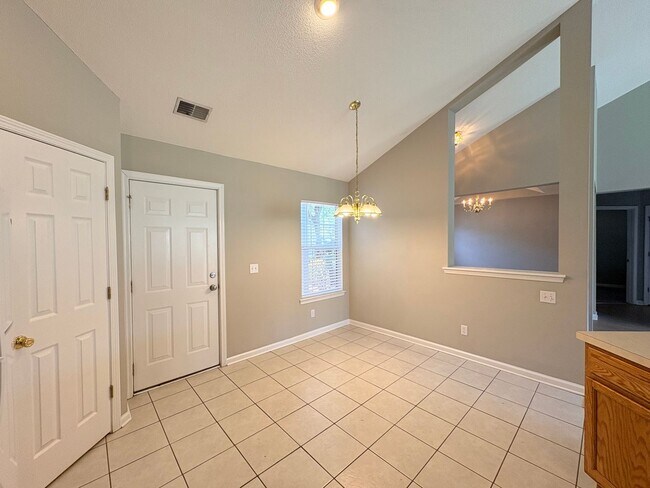 Building Photo - Welcome To Edgefield