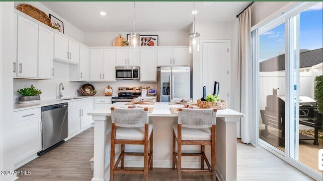 Building Photo - 4550 South 67th Ave