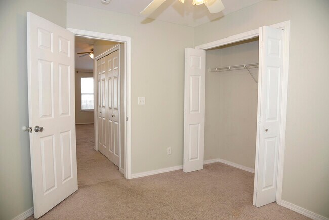 Building Photo - 114 Quince Ave