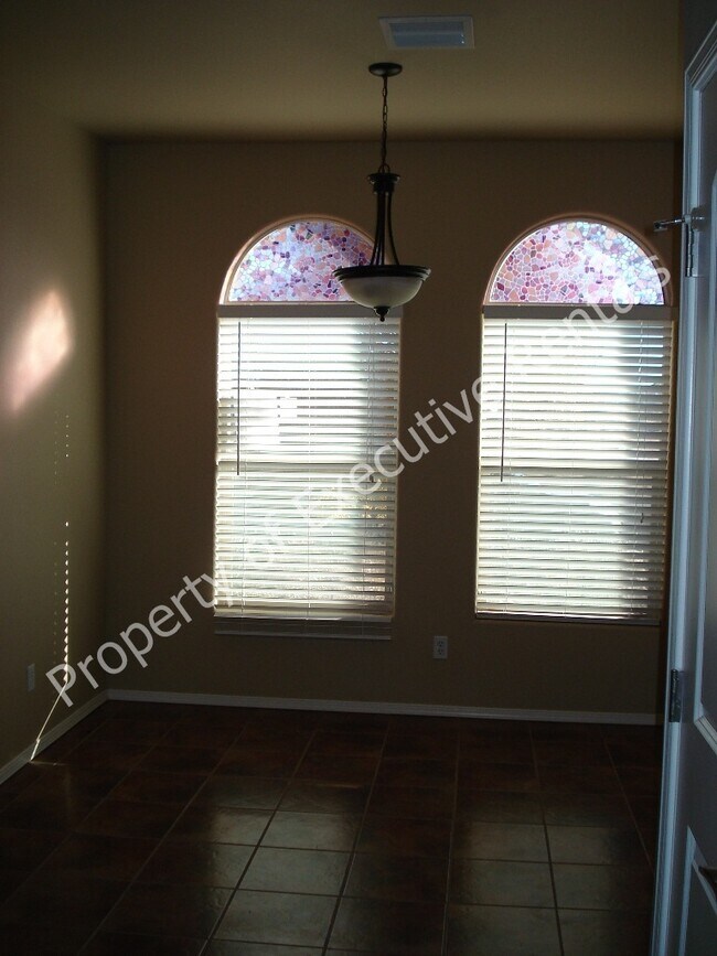 Building Photo - 4941 Chesney Rd