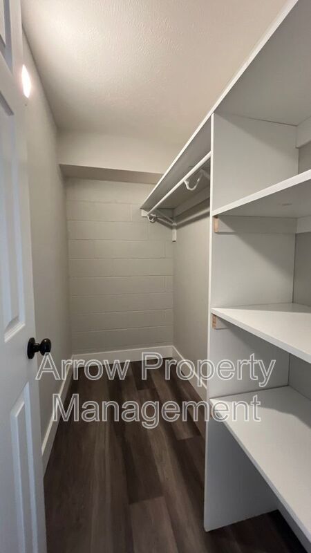 Building Photo - 877 N 26th St