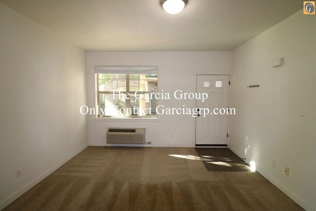Building Photo - 765 NE Adwick Dr