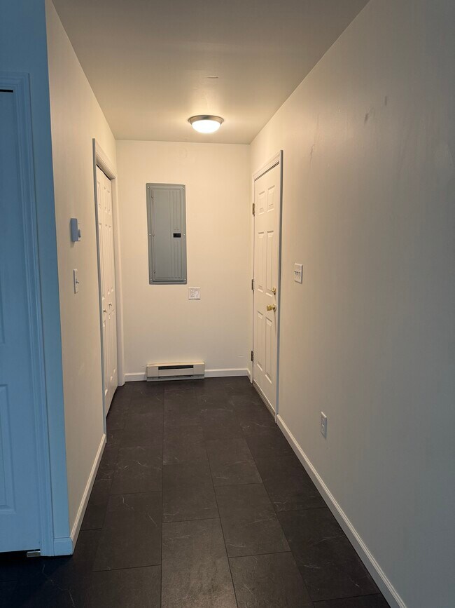 Building Photo - 120 Chambers Aly