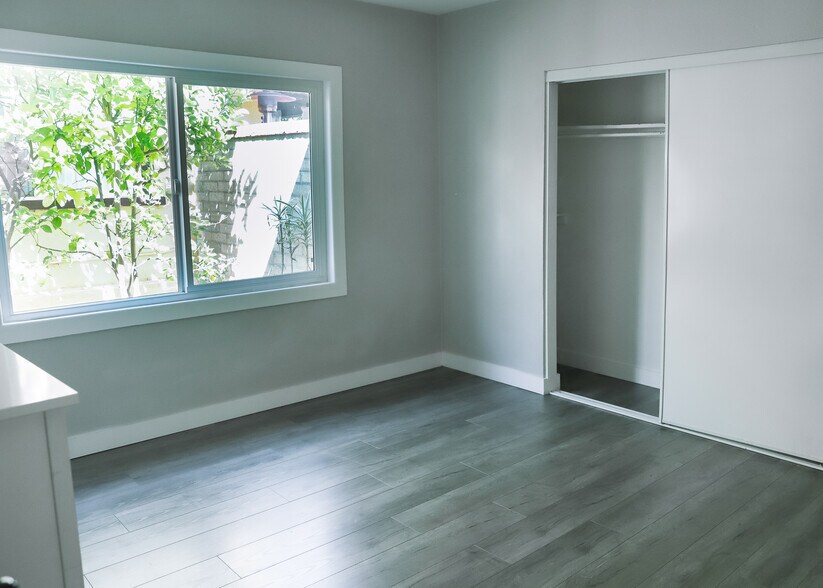 Building Photo - 1130 Wesley Ave