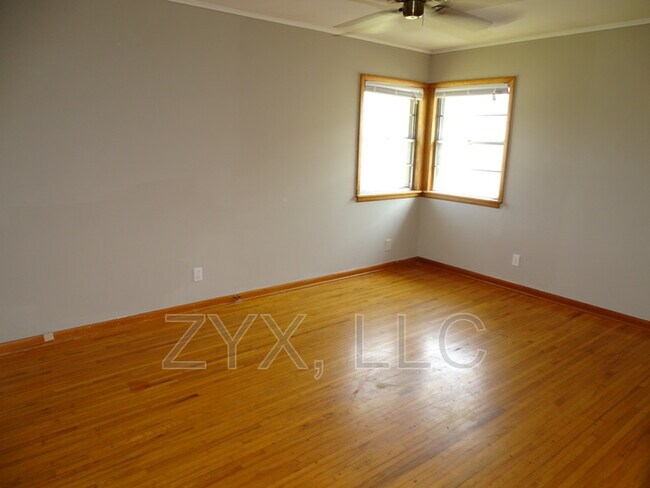 Building Photo - 4829 S Lawton Ave