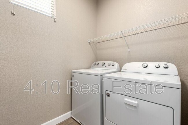 Building Photo - 3632 E Sebastian Ln
