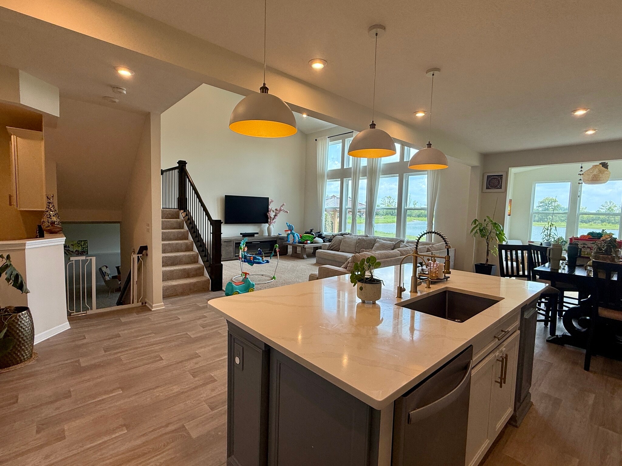 Kitchen - 2062 Broccoli Dr