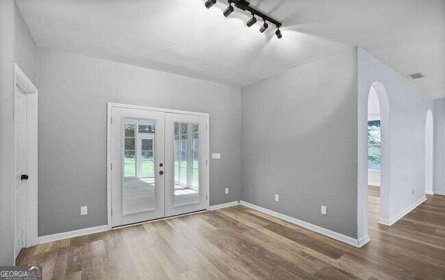 Building Photo - 3520 Mystic Dr