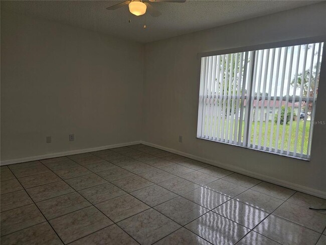 Building Photo - 13345 Pinyon Dr