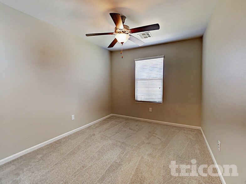 Building Photo - 12551 W Hummingbird Terrace