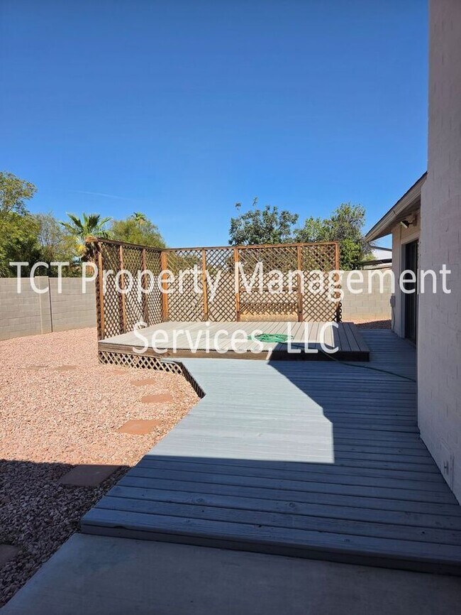 Building Photo - Nice corner Home in Tempe
