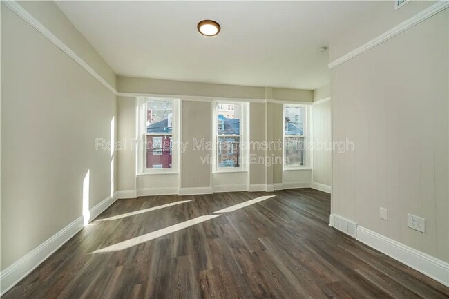 Building Photo - 2123 Sidney St