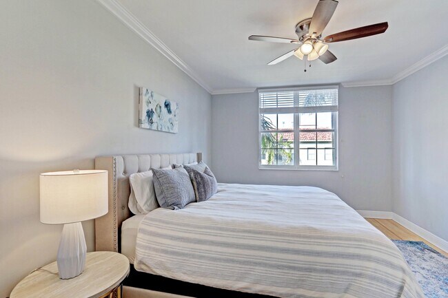 Building Photo - 630 S Sapodilla Ave