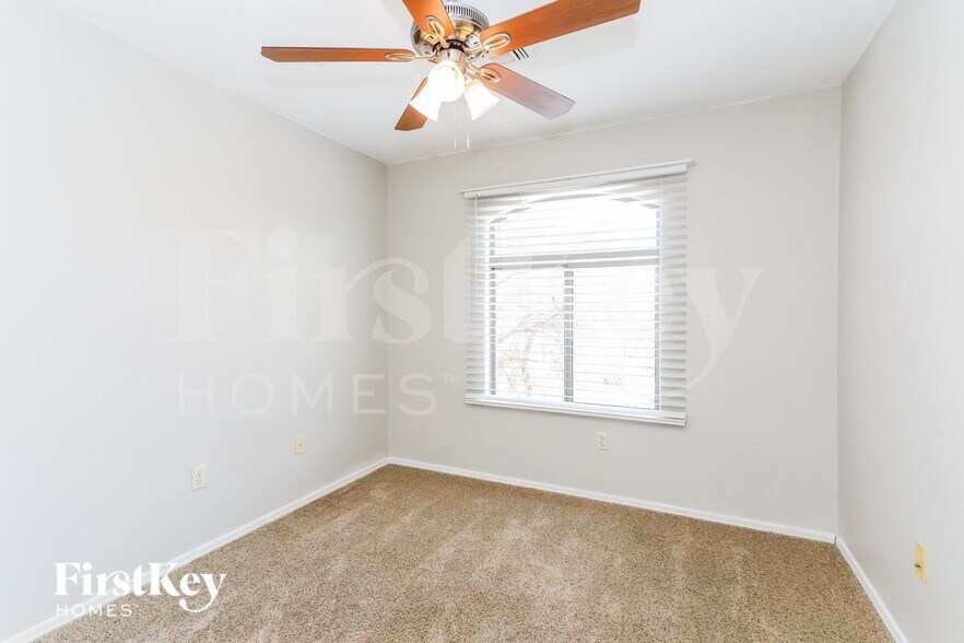 Building Photo - 8404 S Otis Dr