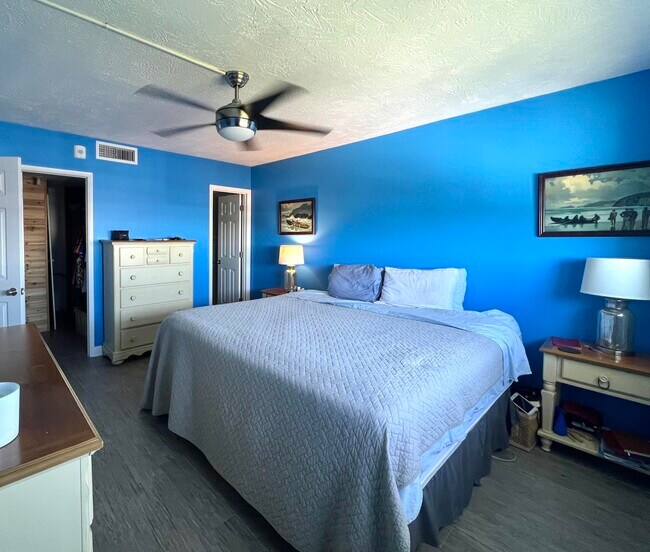 Building Photo - 2731 NE 14th Street Causeway