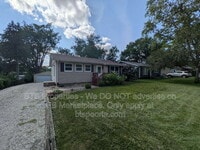 Building Photo - 306 Parkview Dr