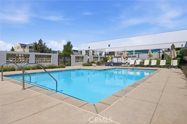 Building Photo - 158 Restore